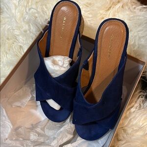 Halogen Women's Blue Suede Sandals